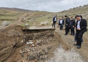 بازدید معاون آبخیزداری اداره کل منابع طبیعی استان از سد خاکی سیس